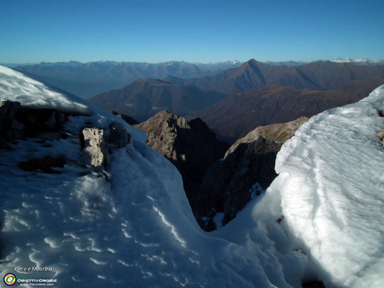 78 Tanta neve sul versante nord.JPG